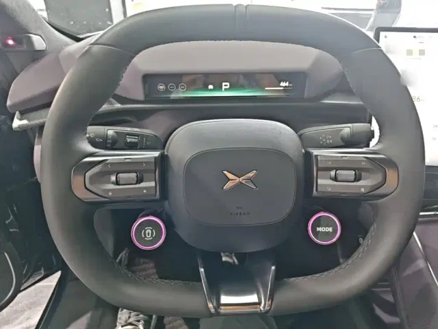 Xpeng P7 — Фото автомобиля 10