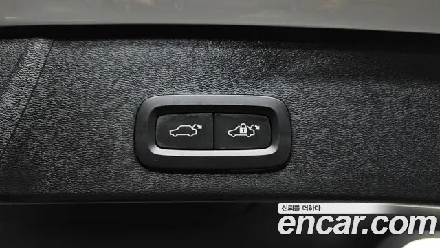 Volvo XC40 — Фото автомобиля 20