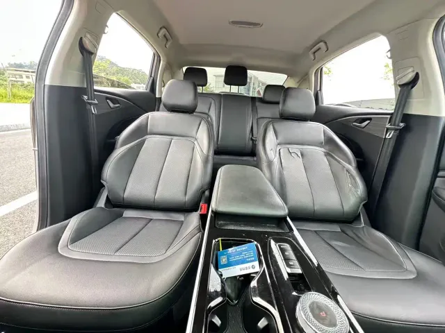 Wuling Starlight — Фото автомобиля 11