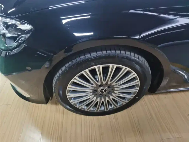 Mercedes-Benz E-Class — Фото автомобиля 22