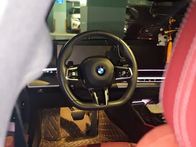 BMW 5 Series — Фото автомобиля 2