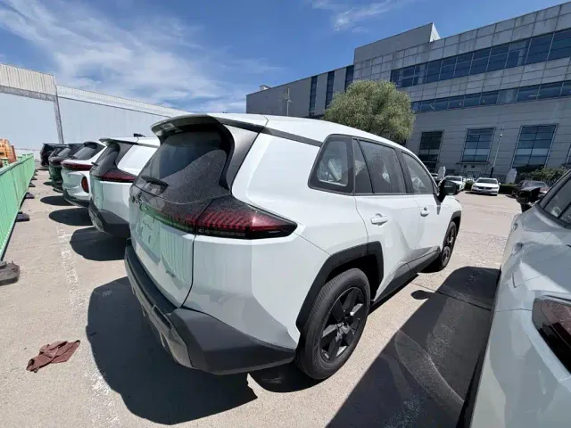 Toyota RAV4 — Фото автомобиля 4