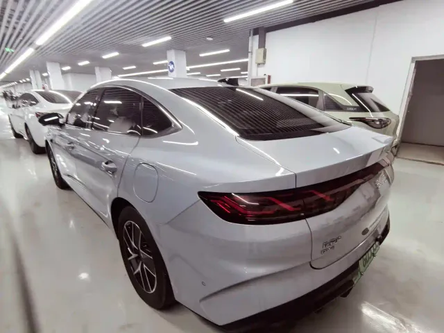 BYD Qin L — Фото автомобиля 6
