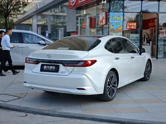 Toyota Camry — Фото автомобиля 9