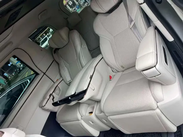 Lexus LM — Фото автомобиля 5