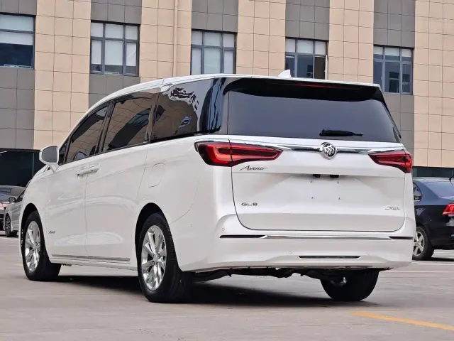 Buick Buick GL8 2023 Avenir 4-Seater Luxury Edition — Фото автомобиля 5