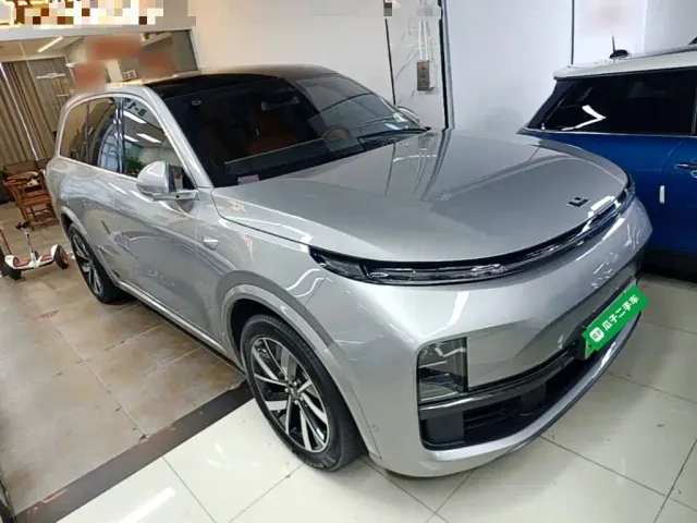Li Auto L8 — Фото автомобиля 3