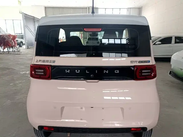 Wuling Hongguang Mini EV — Фото автомобиля 5