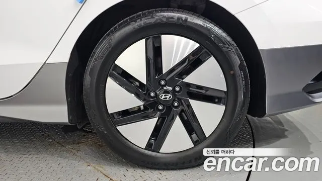 Hyundai Ioniq6 — Фото автомобиля 21
