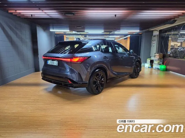 Lexus RX RX500h 5th Gen — Фото автомобиля 2