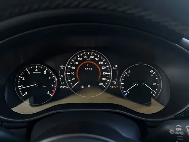 Mazda Axela — Фото автомобиля 7