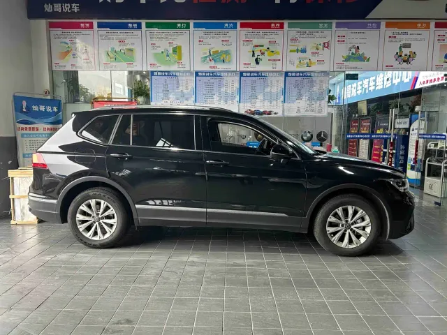 Volkswagen Tiguan L — Фото автомобиля 6