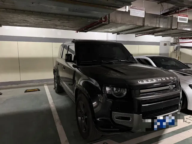 Land Rover Defender — Фото автомобиля 2