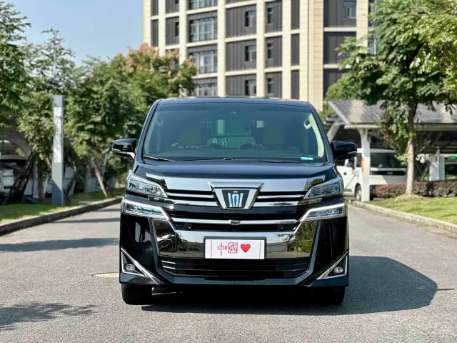 Toyota Vellfire — Фото автомобиля 2