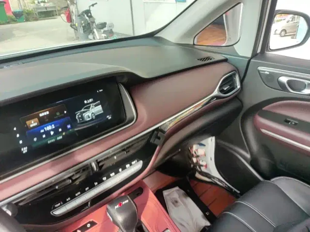 GAC Trumpchi M6 — Фото автомобиля 12