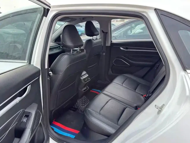 Geely Emgrand — Фото автомобиля 5