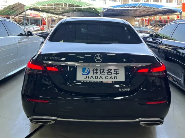 Mercedes-Benz E-Class — Фото автомобиля 15