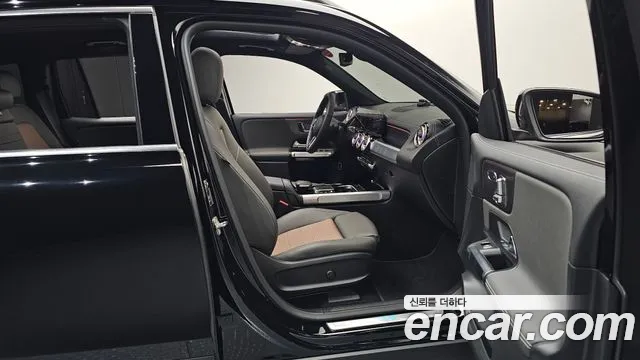 Mercedes-Benz EQB — Фото автомобиля 11