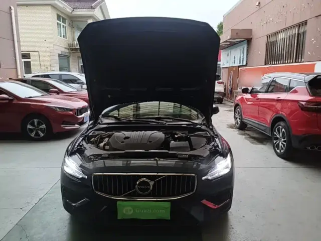 Volvo S60 — Фото автомобиля 19