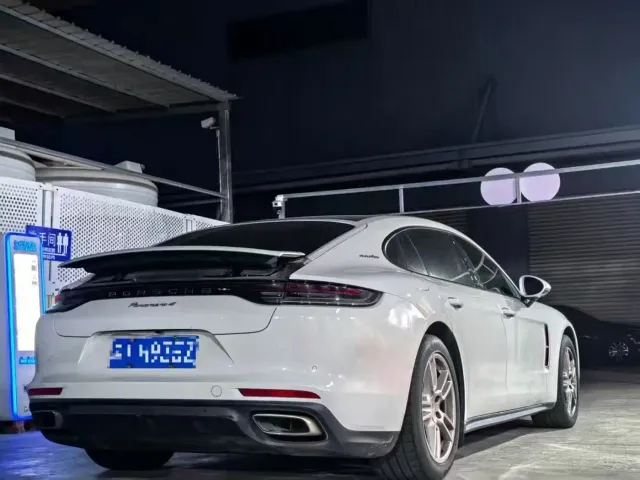 Porsche Panamera — Фото автомобиля 9