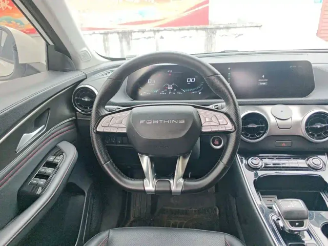Forthing T5 Evo — Фото автомобиля 2
