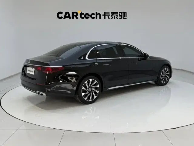 Mercedes-Benz E-Class — Фото автомобиля 5