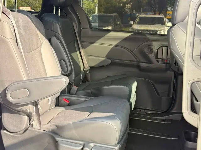 Toyota Granvia — Фото автомобиля 7