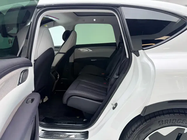 IM Motors LS7 — Фото автомобиля 6