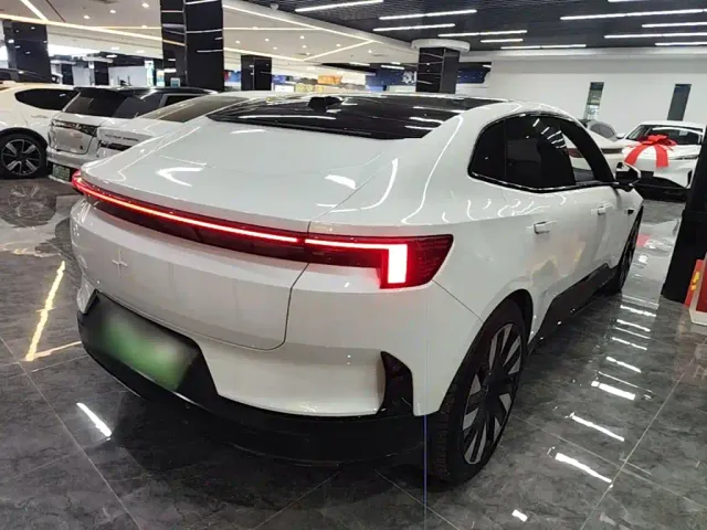 Polestar 4 — Фото автомобиля 6