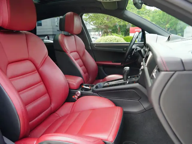 Porsche Macan — Фото автомобиля 10