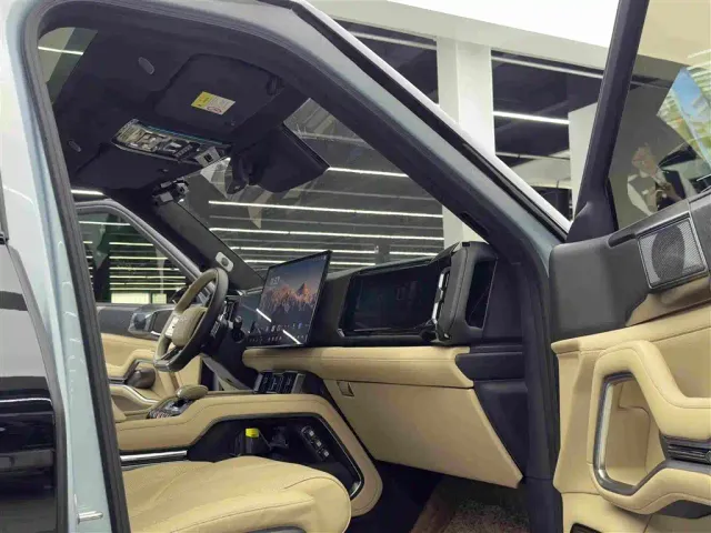 BYD FangChengBao Leopard 8 — Фото автомобиля 10