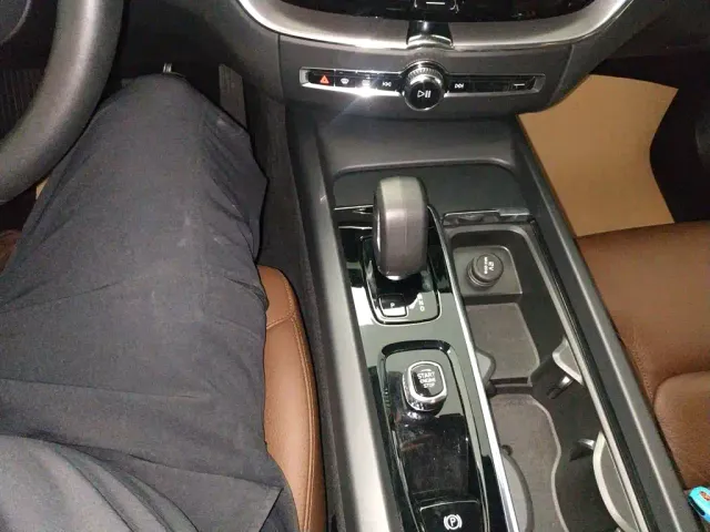 Volvo XC60 — Фото автомобиля 13