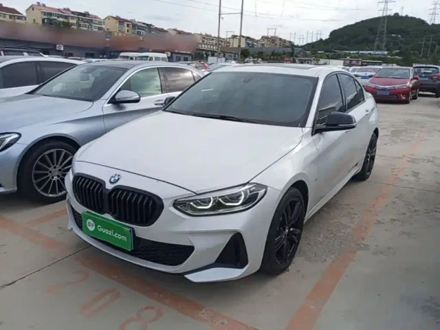 Фотография автомобиля — BMW 1 Series