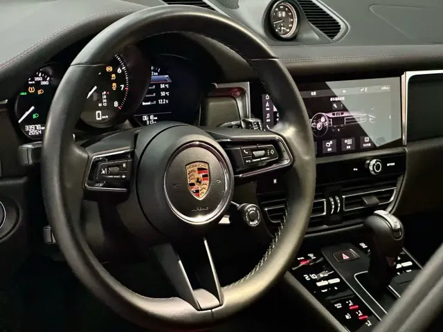 Porsche Macan — Фото автомобиля 13
