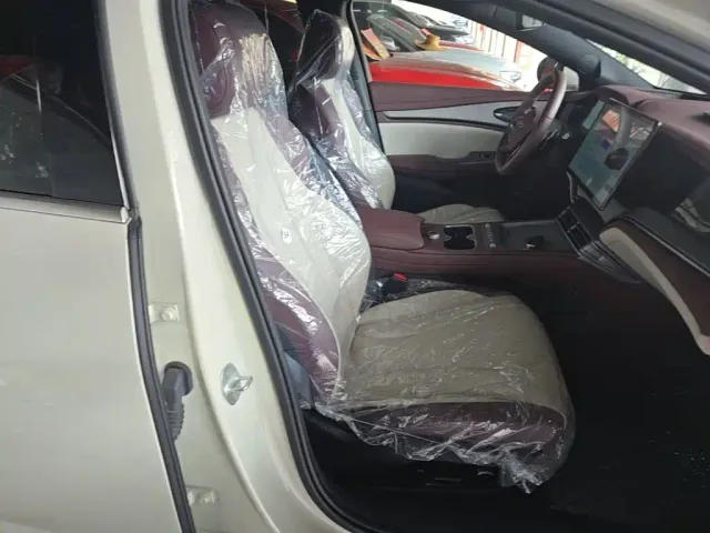 BYD Seal 07 DM-i — Фото автомобиля 24