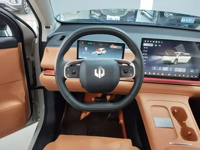 Leapmotor C10 — Фото автомобиля 10