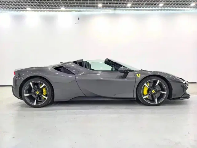 Ferrari SF90 — Фото автомобиля 3