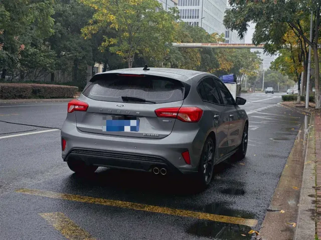 Ford Focus — Фото автомобиля 7