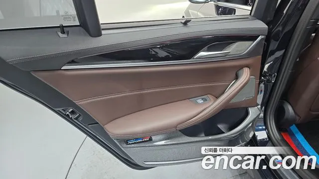 BMW 5 Series G30 — Фото автомобиля 14