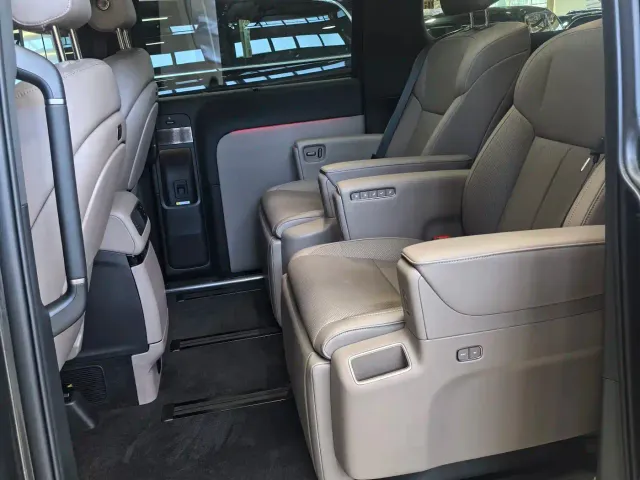Li Auto MEGA — Фото автомобиля 8