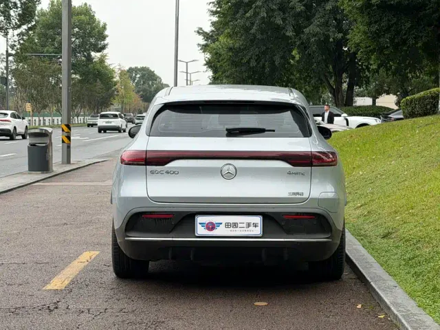 Mercedes-Benz EQC — Фото автомобиля 5