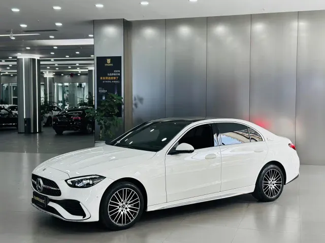 Фотография автомобиля — Mercedes-Benz C-Class