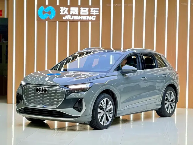 Фотография автомобиля — Audi Q4 e-tron