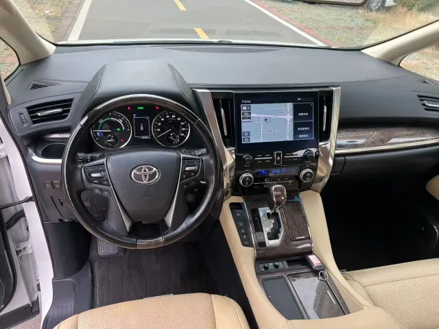 Toyota Vellfire — Фото автомобиля 4