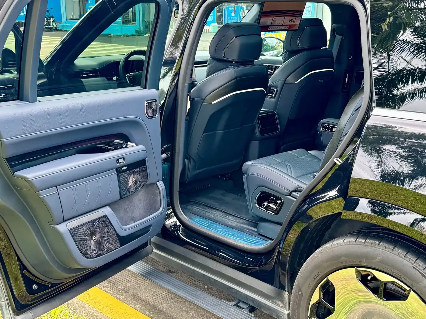 ZEEKR Zeekr 9X 2025 Standard Edition — Фото автомобиля 20