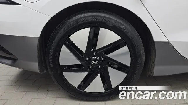 Hyundai Ioniq 6 — Фото автомобиля 5