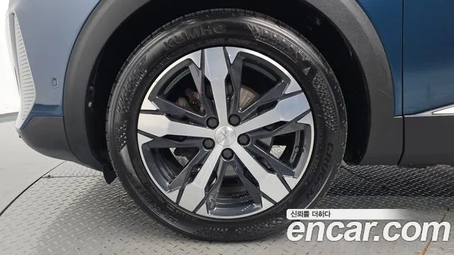Peugeot 3008 — Фото автомобиля 4