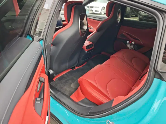 Xiaomi SU7 — Фото автомобиля 8