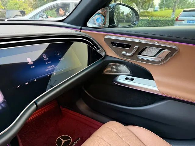 Mercedes-Benz E-Class — Фото автомобиля 8