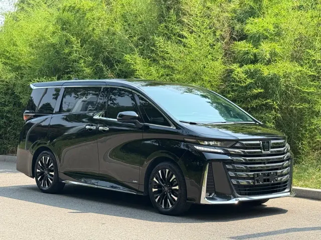 Toyota Vellfire — Фото автомобиля 3